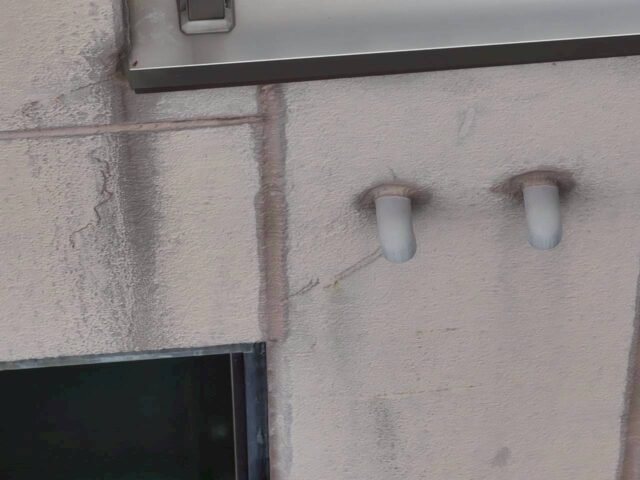 「ALC外壁のシーリング劣化とひび割れによる防水性能低下」