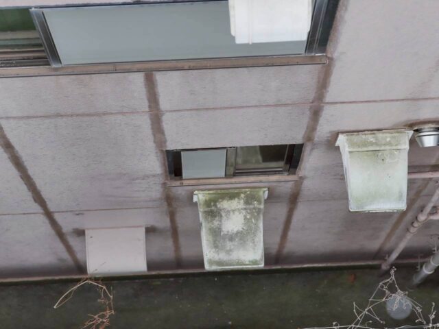 「ALC外壁のシーリング劣化とひび割れによる防水性能低下」