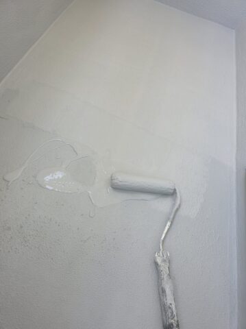 リボール式防水がしっかりと密着し、独特の強靭で滑らかな質感に仕上がったベランダの拡大写真
