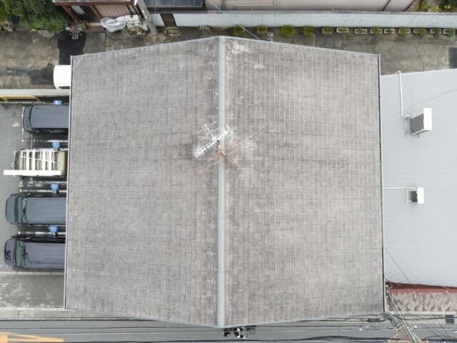 屋根全体が分かる施工前写真