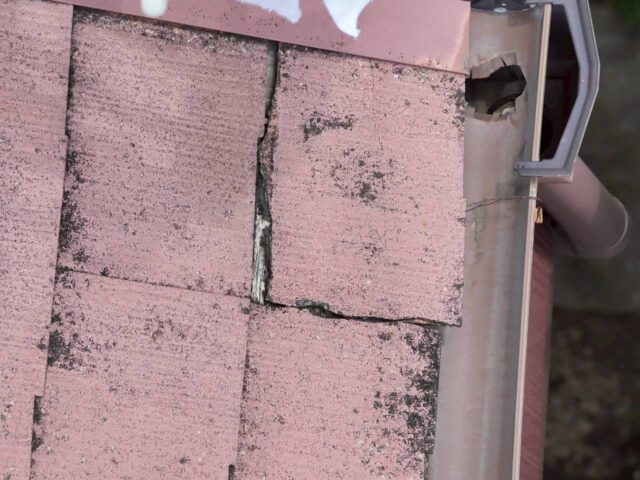 ひび割れ・欠損・反りなど劣化が分かる写真